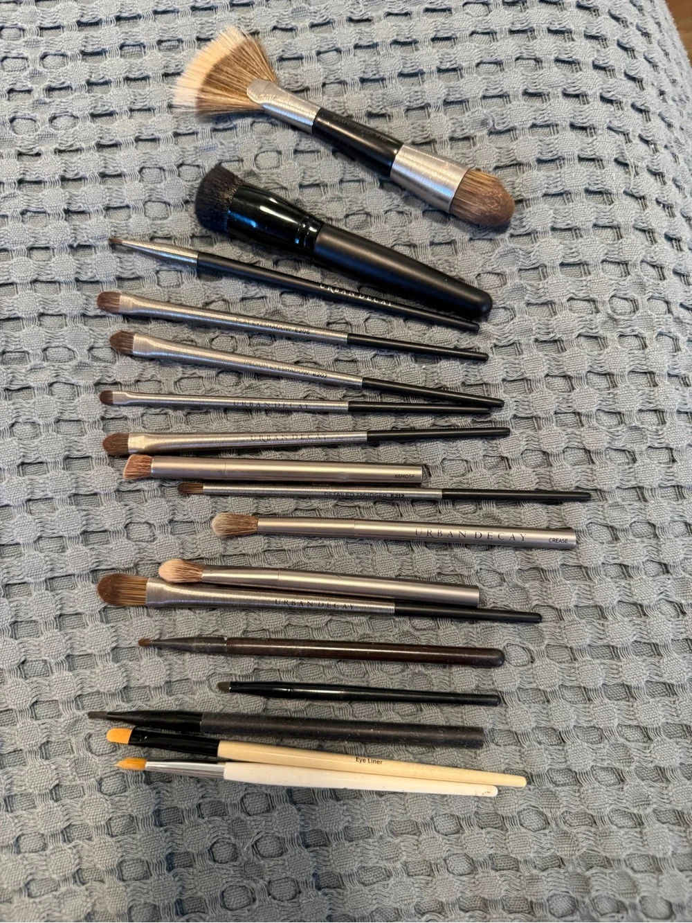 Urban Decam makeup brushes - lot of 17!!!